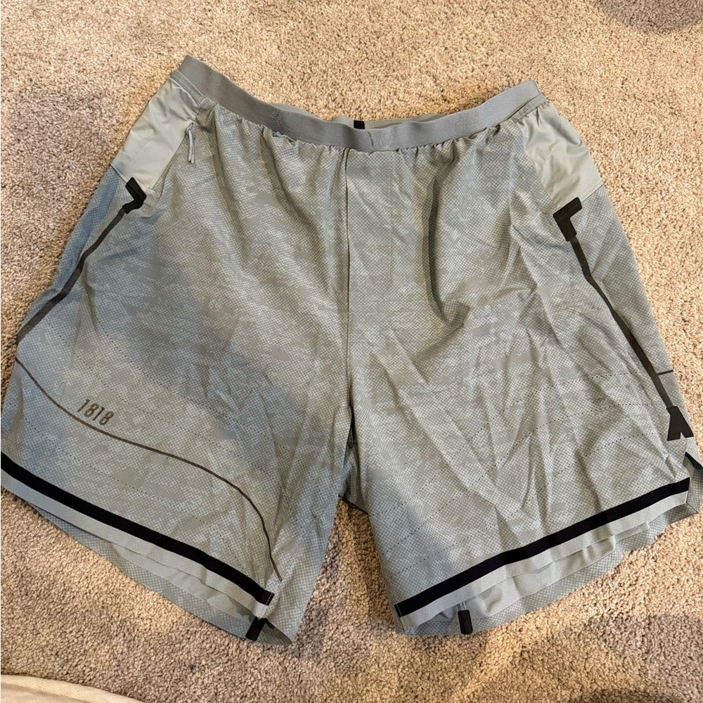 Men's Gray LuluLemon Athletic Shorts
